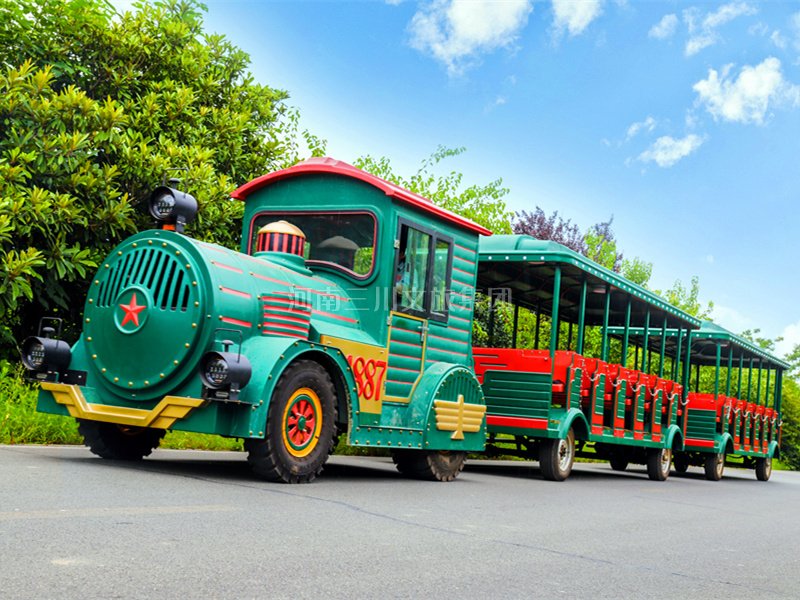 電動觀光小火車和燃油觀光小火車對比